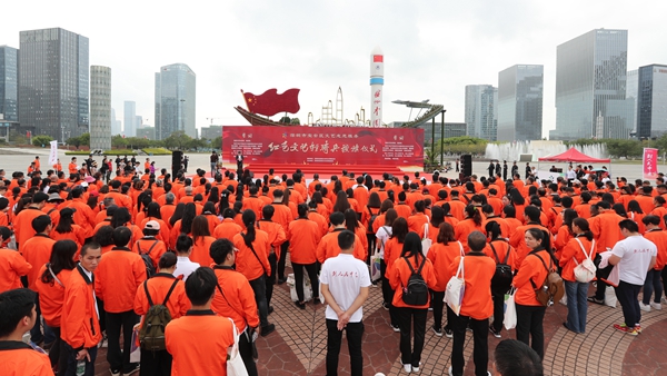 宝安区建成40个红色文艺轻骑兵小分队将文艺服务送到千家万户