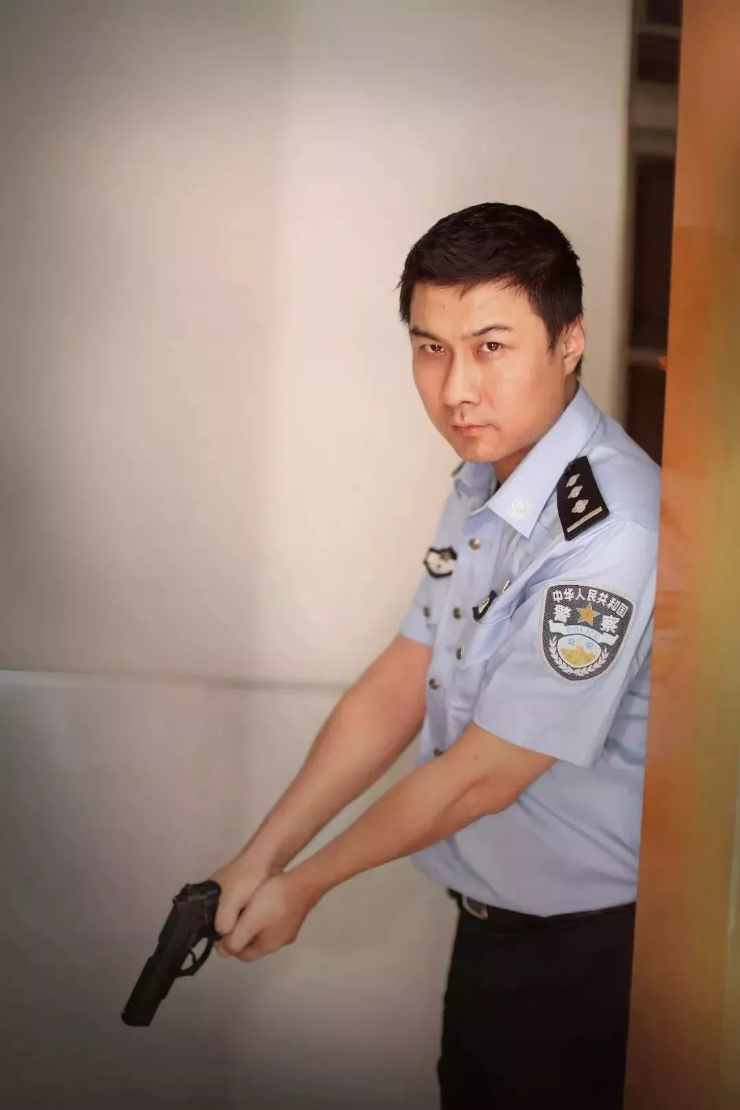 青年之星白皓除暴安良永远冲在最前面