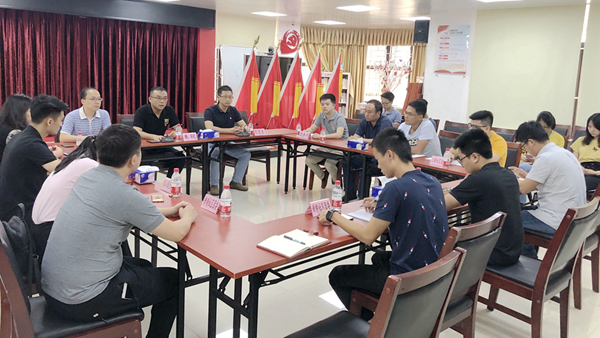 团区委追授潘嘉辉同志宝安青年五四奖章