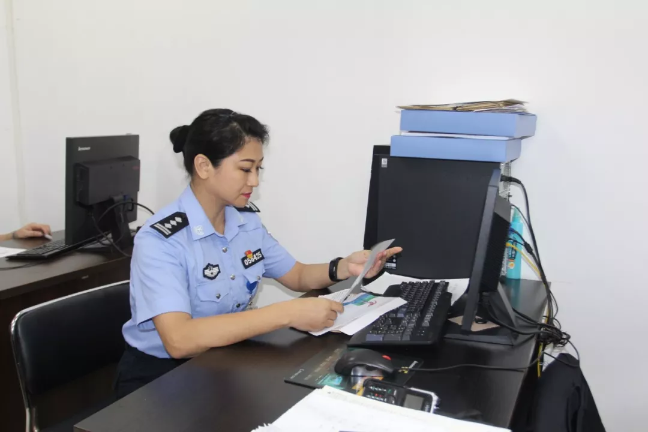 不忘初心牢记使命看守所女管教用爱搭建的连心桥