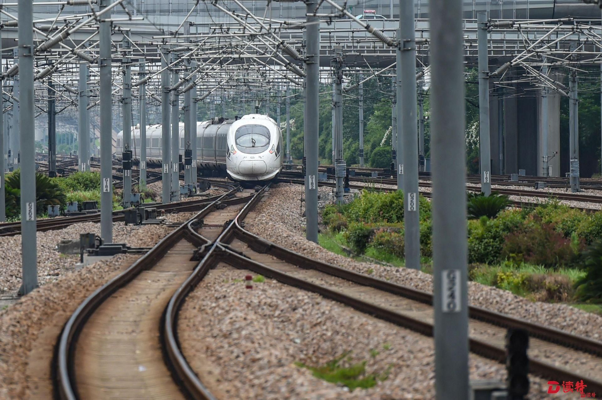 中国高铁总里程数已经近4万公里，为什么高铁越亏越建，美国却从来不建呢_建设