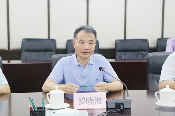 深圳市国资委机关工会组织召开八一建军节委机关军转干部座谈会