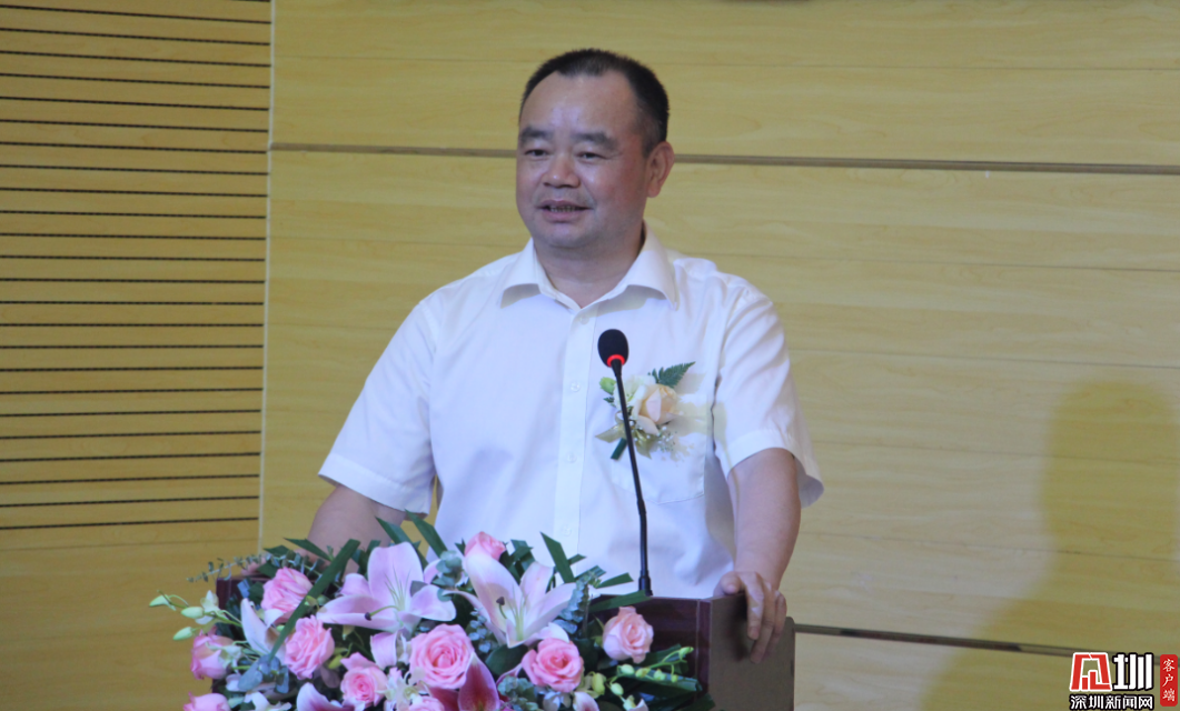 宝安区委教育工委书记,区教育局党组书记范燕塔局长,区教育局党组成员