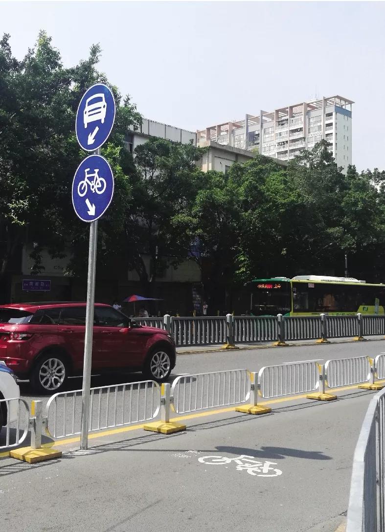 南新路新开了两条非机动车道机非有别各行其道