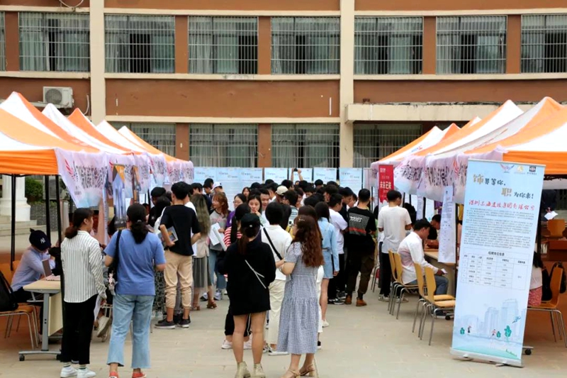 三地四校联合校招 深圳提供2000余个装饰行业工作岗位_深圳新闻网