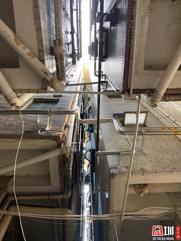 光明区一楼房发生倾斜 110余名相关居民已全部