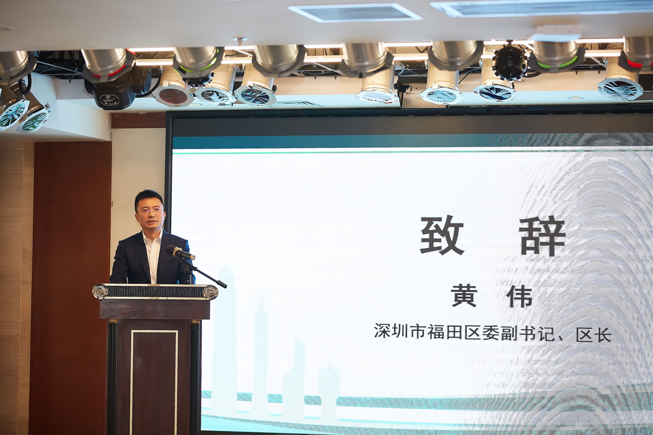 深圳新闻网12月11日讯(见圳客户端,深圳新闻网记者 何静通讯员 黄淑琼