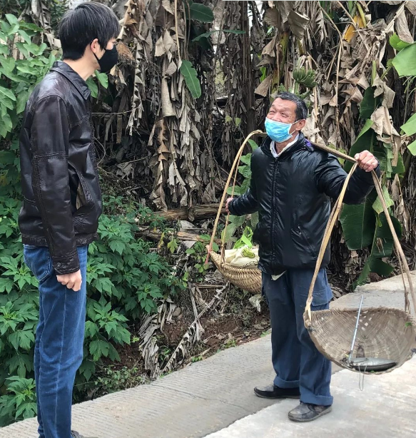 我在战疫一线外来书记奔赴抗疫一线圈粉就在一瞬间