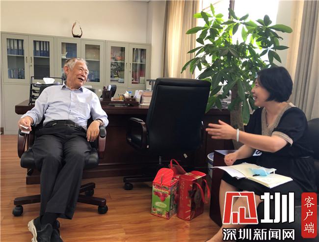 见圳客户端,深圳新闻网讯(记者 王志明)和风送暖,丹荔飘香.