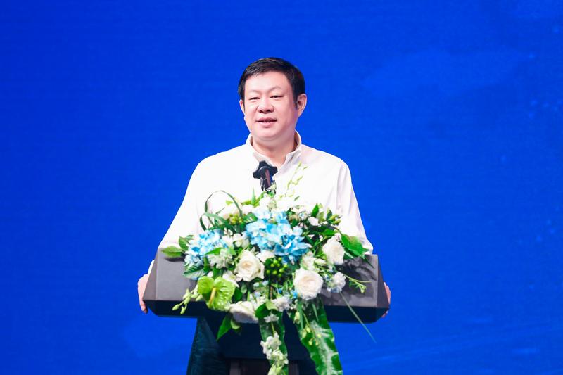 武汉市江汉区人民政府区长李湛在签约仪式上发表讲话"与万科物业的一