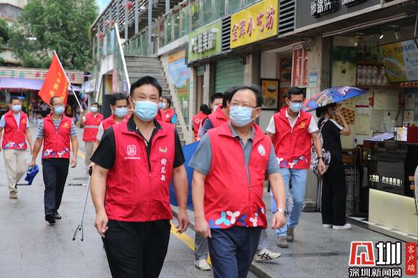 党员“红马甲”闪耀创文一线 800余人上街“清洁东湖”