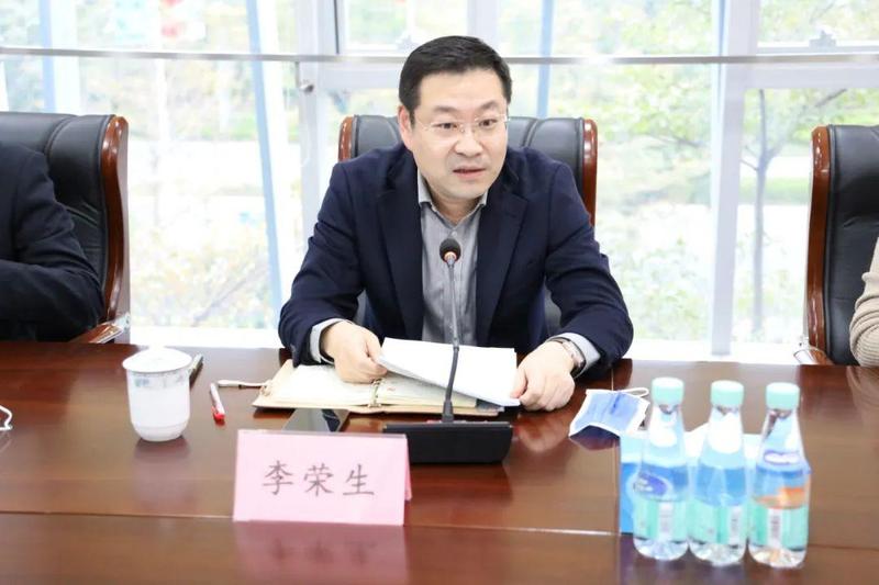 李荣生同志首先代表控股公司向全体乐居员工送上了新春祝福,他全面