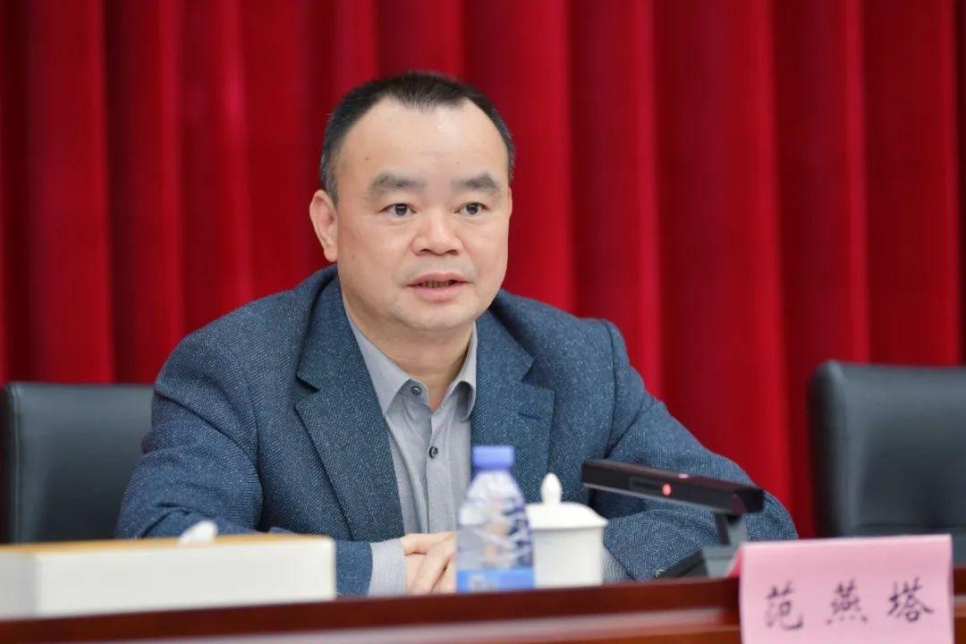 区教育局范燕塔局长表示,姚任书记在学校思政课座谈会上的重要讲话