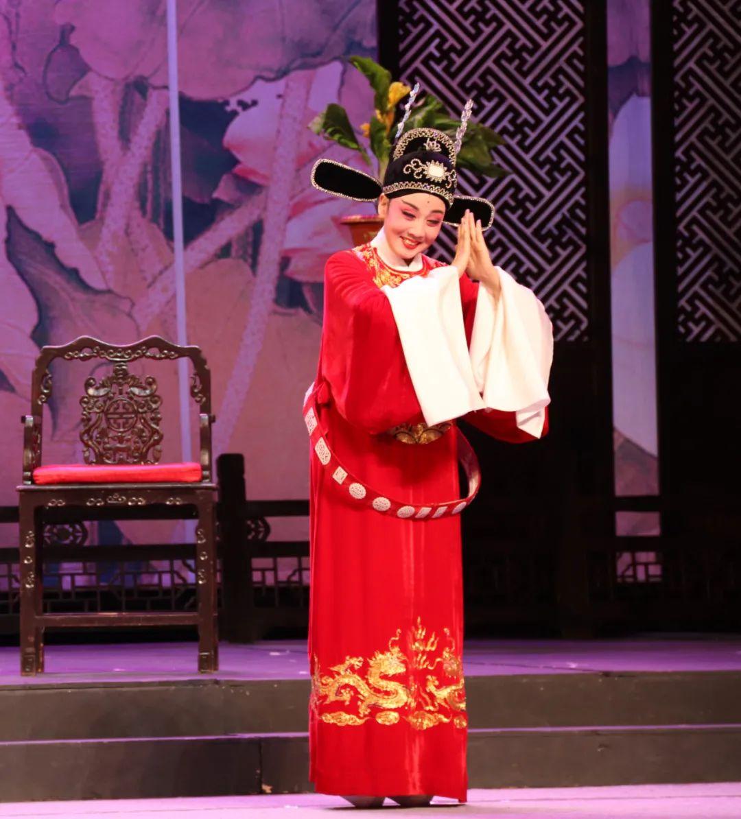千呼万唤始出来!黄梅戏名家韩再芬上演经典剧目《女驸马》