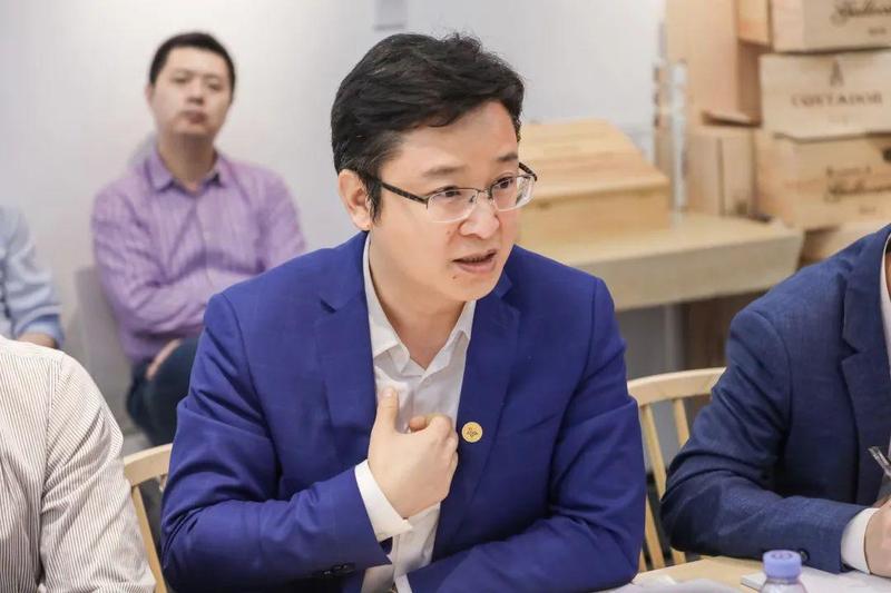 团市委书记高大伟在座谈交流中,大家一致认为要以党史学习教育为契机