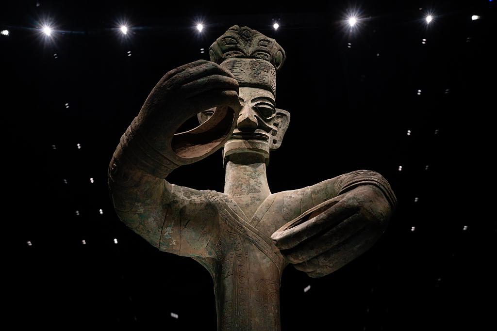 三星堆现外星人金面具网友欢迎新朋友出土