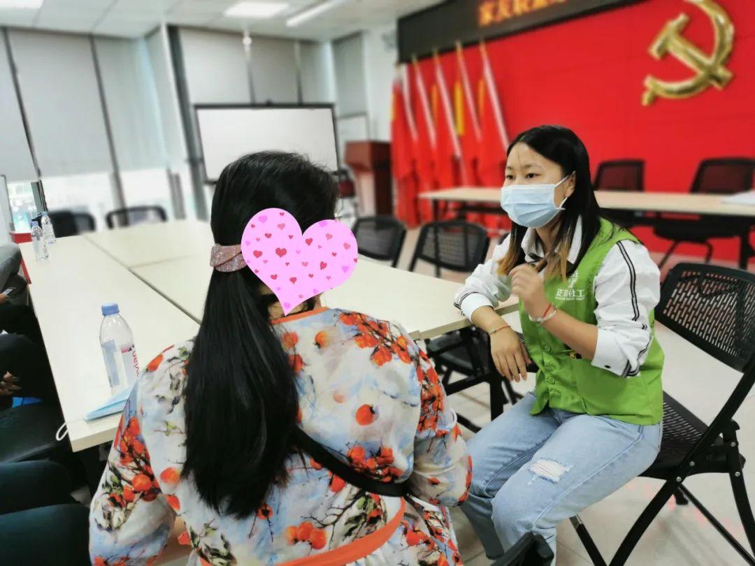 龙华区表彰优秀精神卫生社会工作者案例和团队