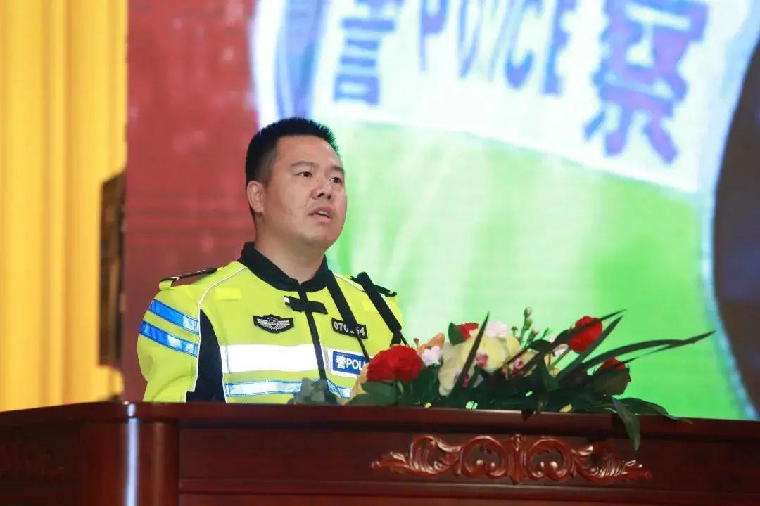 刘海峰同志生前系深圳市公安局交通警察支队西部高速公路大队一中队中