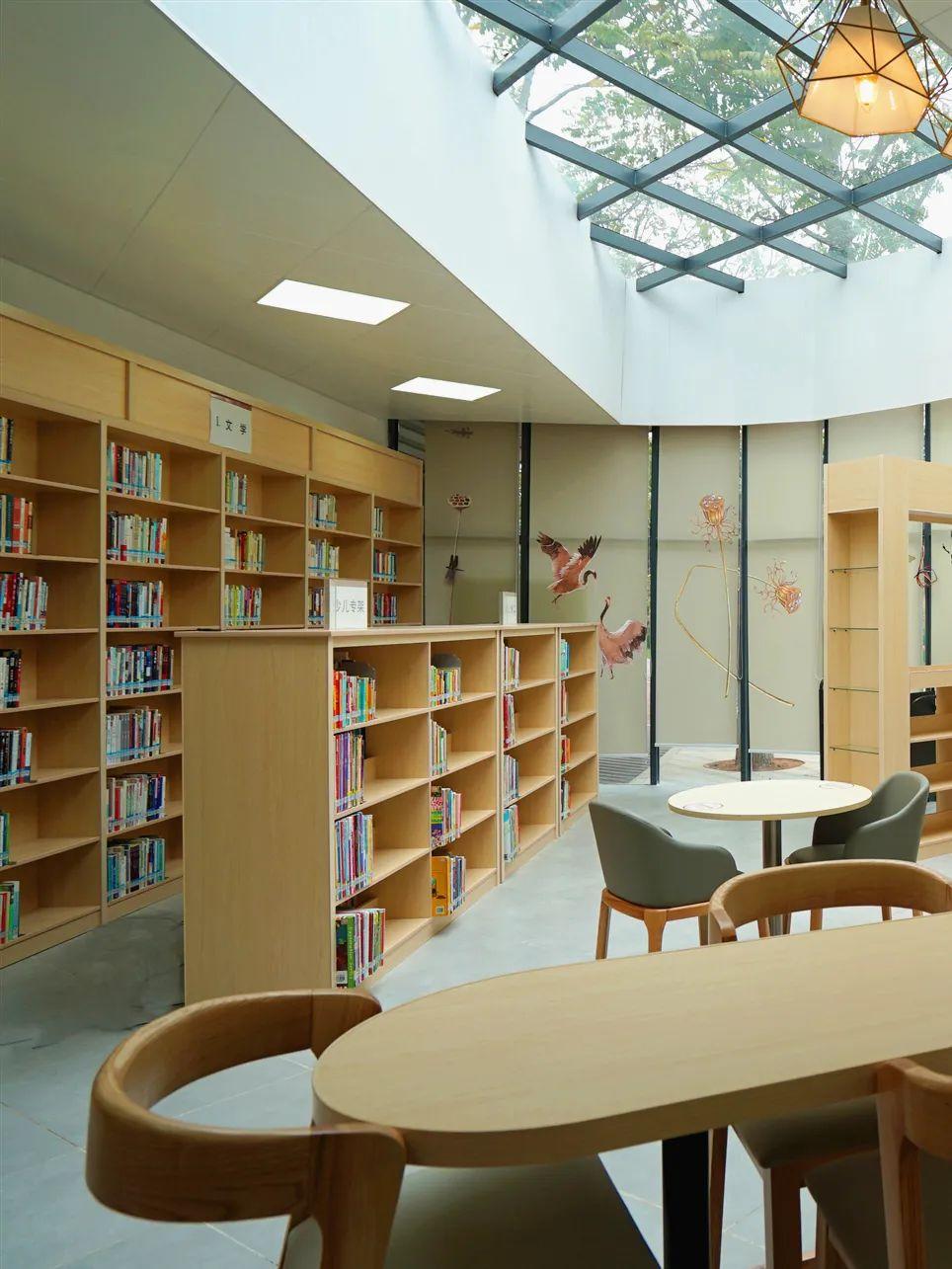 藏不住了!网红公园里的图书馆"七公主"