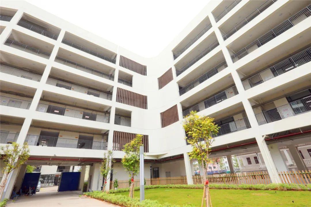 预计2021年7月,德风小学改扩建工程完全交付使用.