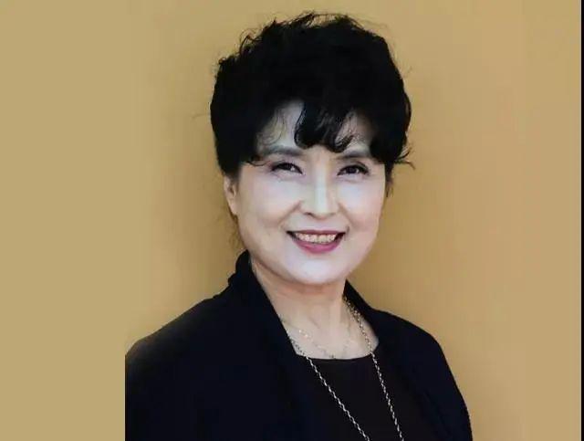 王英深圳市朗诵艺术家协会理事,国家一级演员,中国戏剧家协会会员.