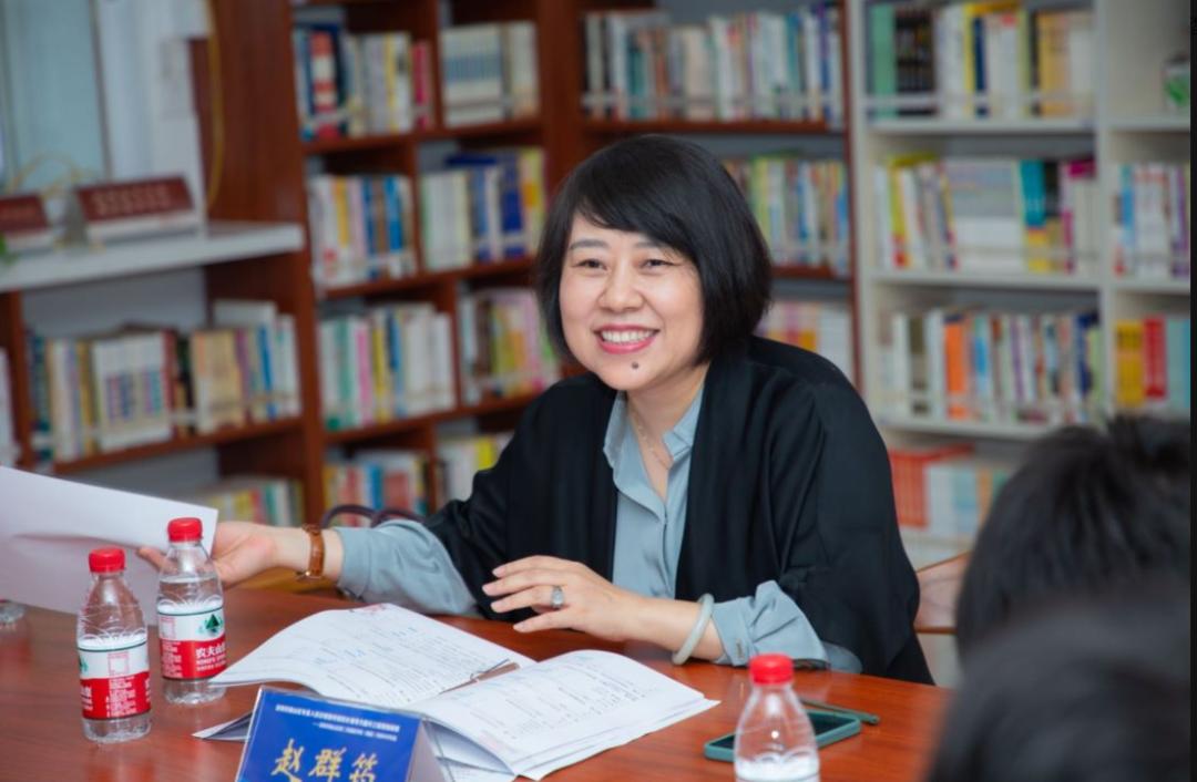 们分别从不同角度发表个人教学中的想法,刘力教授随后就教师年龄分布