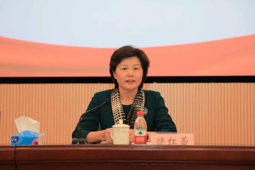 南山区人大常委会领导饶红蕾,曾令格,周庆芝出席开班仪式.