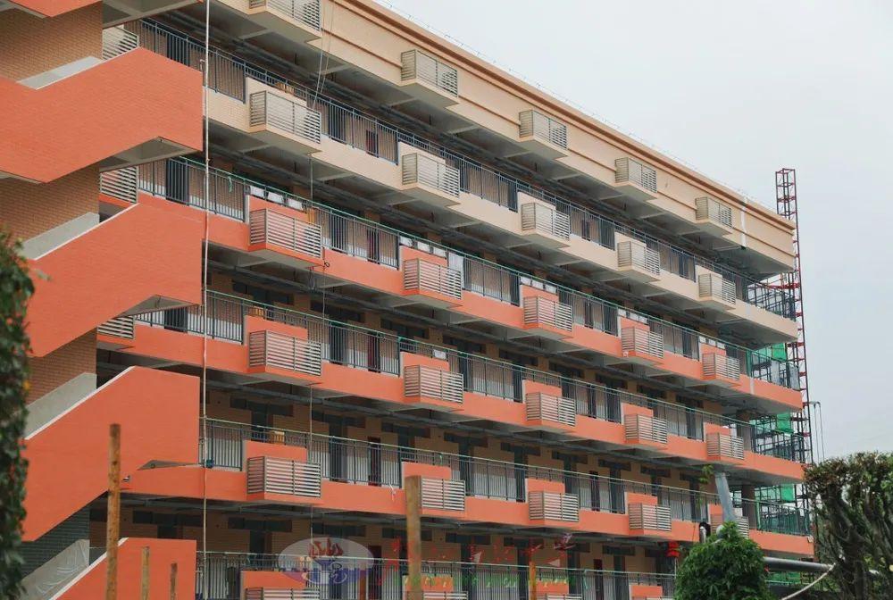 龙城高级中学打造卓越品牌成就卓越学子
