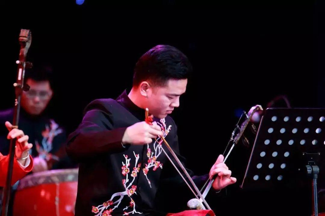 熊长江论广东汉剧领奏乐器头弦的综合素质