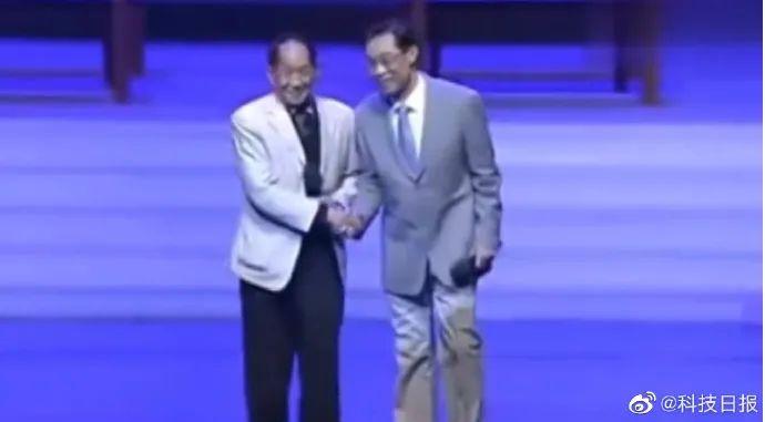 简洁而深情的缅怀之辞钟南山院士送上了作为挚友惊悉袁隆平院士逝世后