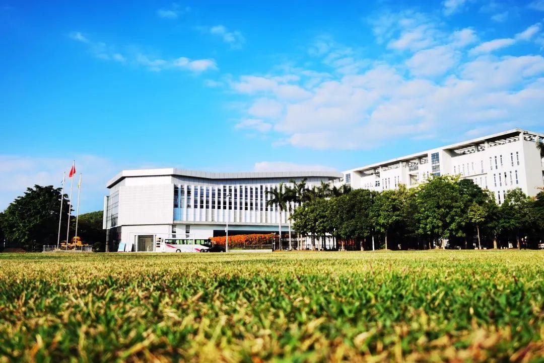 宝安区西乡中学乘风破浪做西中的无价之宝