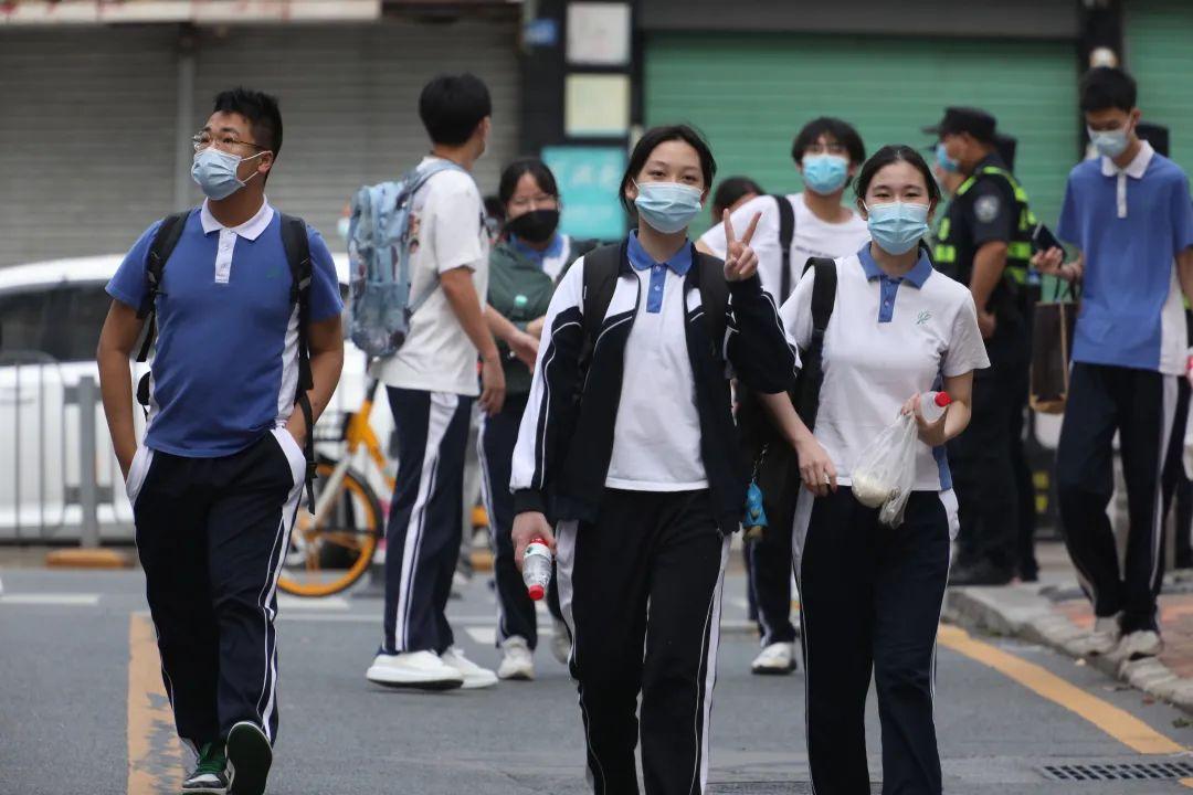 高考人数下降分数线会下降吗_高考人数下降对各方面影响_高考人数下降