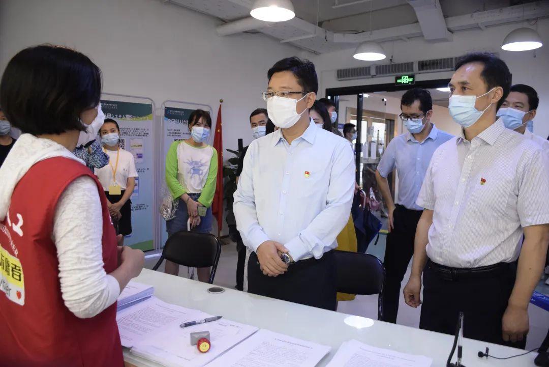 以"世界共同语言"讲好"志愿者之城"战疫故事_深圳新闻网