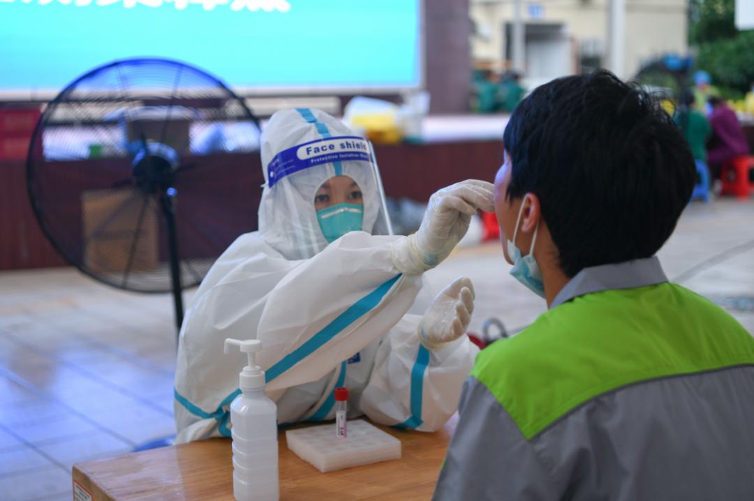 战疫有我2021默默付出不诉辛苦向福海坚守核酸检测一线的工作人员致敬