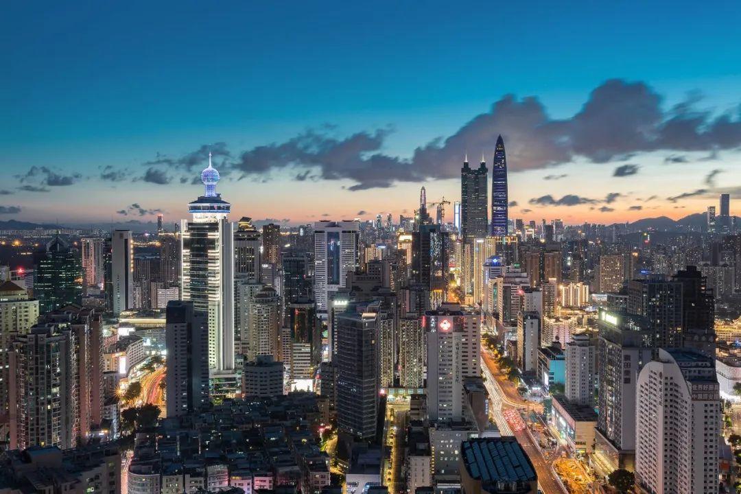 文锦渡区域,2020年,黄浩浩摄 《为深圳加油》,叶伟摄 《罗湖核心区》