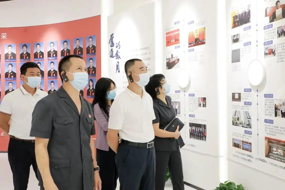 区委常委纪委书记监委代理主任曾敬东到龙华法院调研指导工作