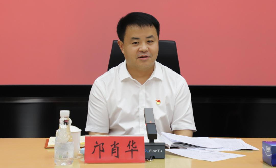 当前位置:福田区委副书记,组织部部长,政法委书记邝肖华表示,长江后浪