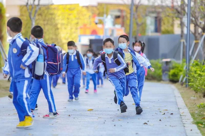 信息在培训机构场所及网站显著位置公布;不得泄露家长和学生个人信息