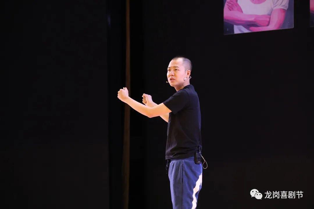 剧照故事《非典型捧腹爱情》共分为三幕,分别从三个主角"李彤""安琦""