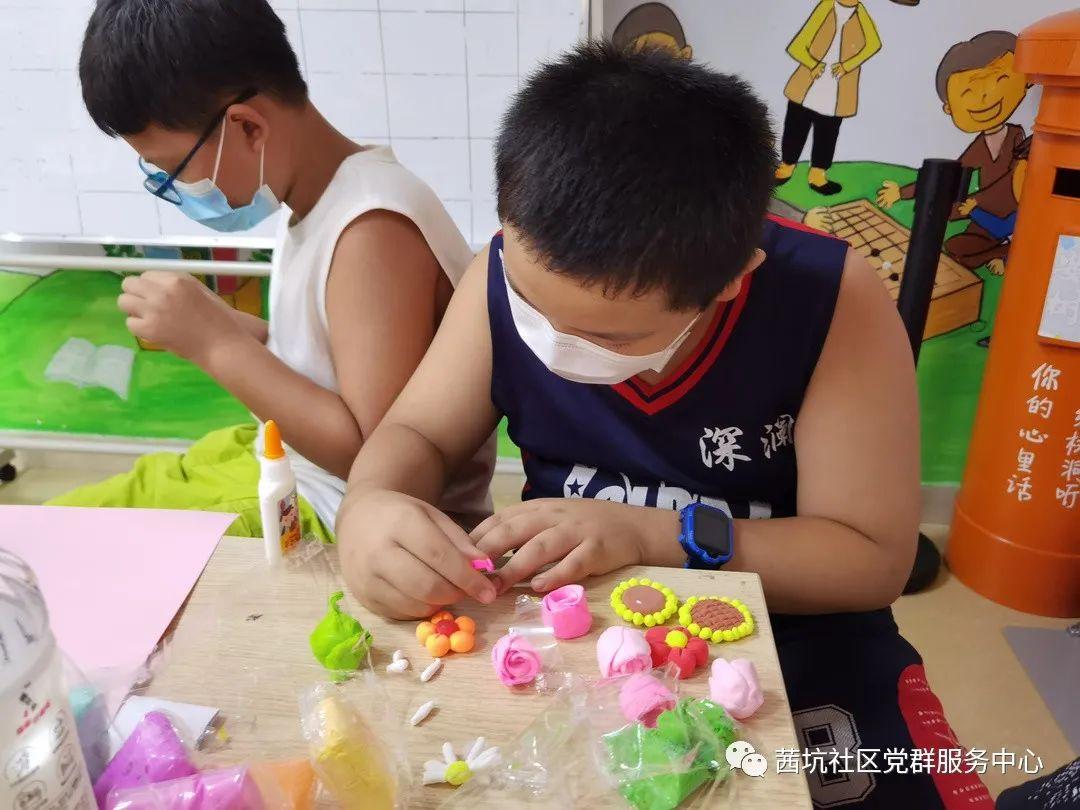 暑期夏令营这个课堂不简单粘土也能捏出爱国爱党情怀