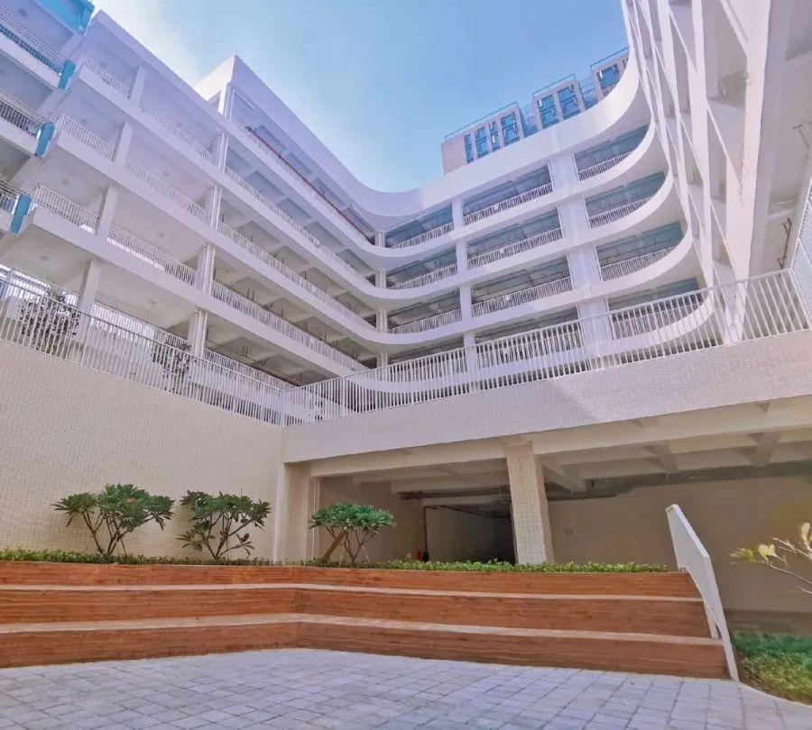 改扩建工程布吉街道木棉湾学校03学校现有高级教师5人,龙岗区名师工作