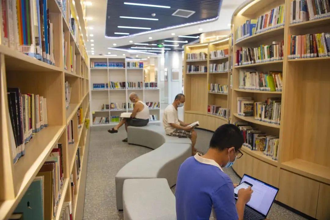 这么漂亮的地方居然是图书馆?