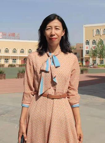 南粤优秀教师苏颖投身到文化润疆的大潮中