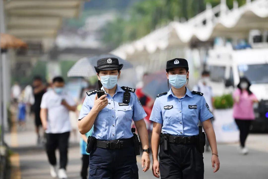 【节日我在岗】南山"警察蓝"守护"中国红"_深圳新闻网