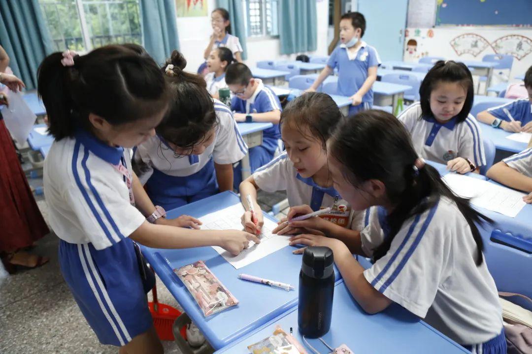 双驱发力双减落地课后服务有新意看龙岗各校用心服务把爱延时