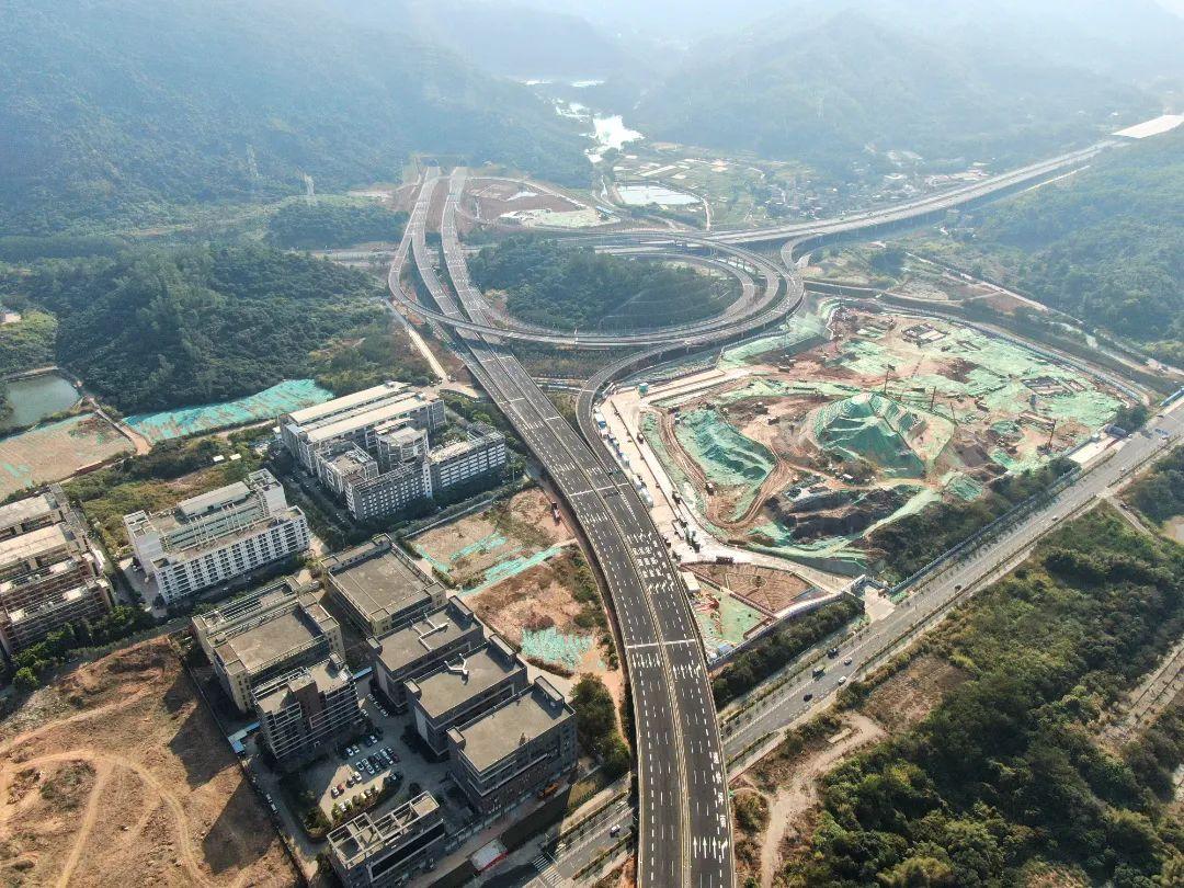 坪山er坪盐通道亮了全线通车又近一步