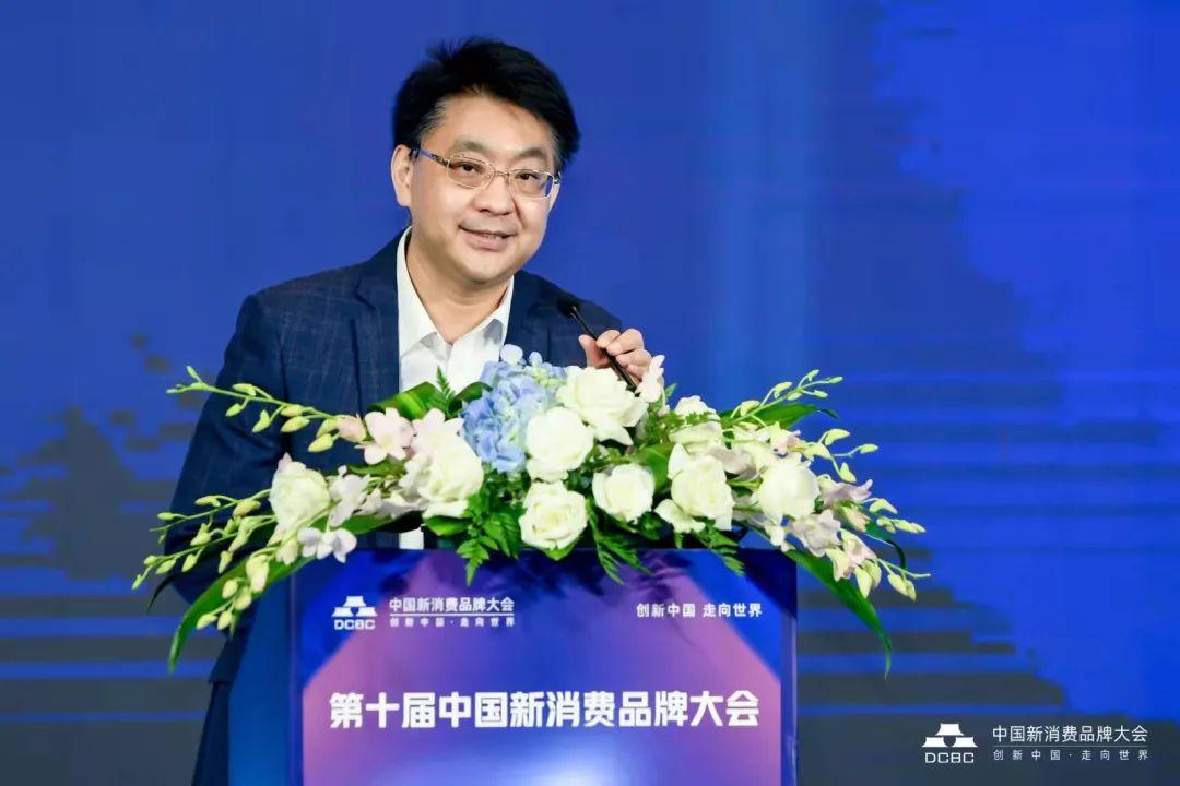 大会开幕式上,深圳市商务局党组成员,副局长周明武发表致辞.
