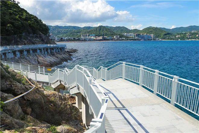 打卡海滨栈道奔赴一场属于山海盐田的秋日浪漫