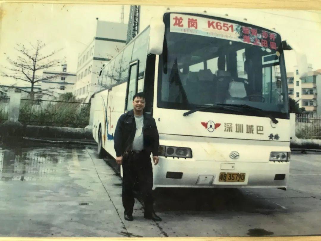 于是,2001年1月1日,深圳市运发鹏城巴士公司正式开通"龙岗-宝安"公交