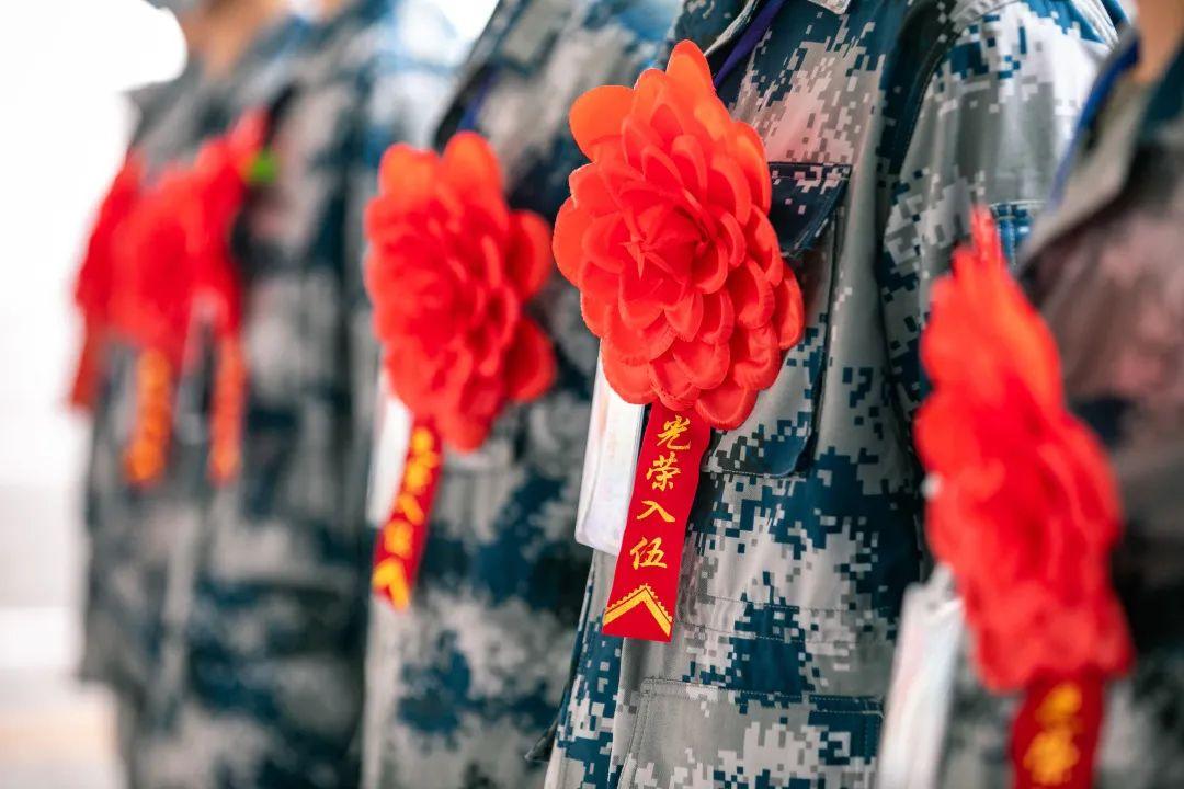 一人当兵全家光荣!2022全国征兵报名通道今开启!